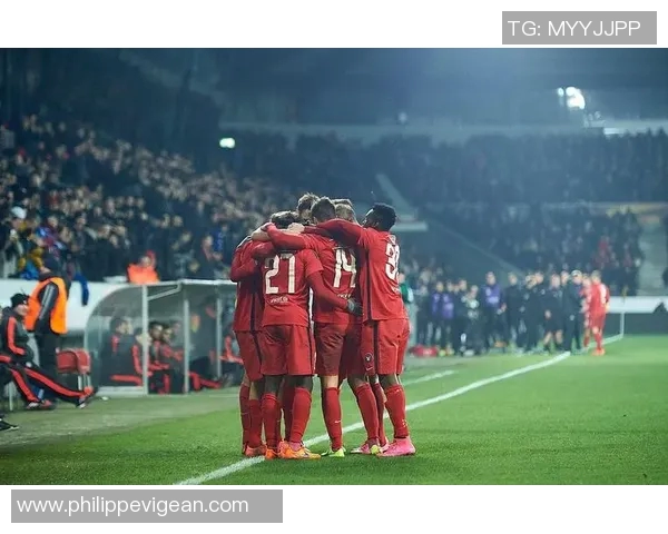 埃因霍温主场迎战乌德勒支争夺联赛重要积分之战